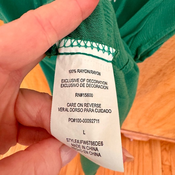 Mason & Belle Kinsley Flutter Sleeve Embroidered Top - Picture 6 of 7